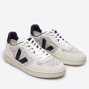 Veja V-10 FLANNEL SNOW BLACK
